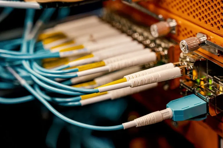 5 Must-Have Qualities of Fiber Optic Cable Installation Companies
