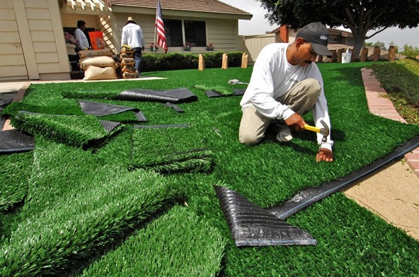 Considerations for Artificial Grass Installation in Croydon 