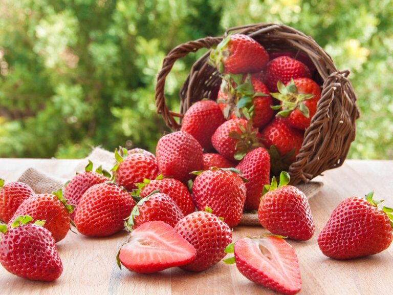 Having strawberries has many benefits for men
