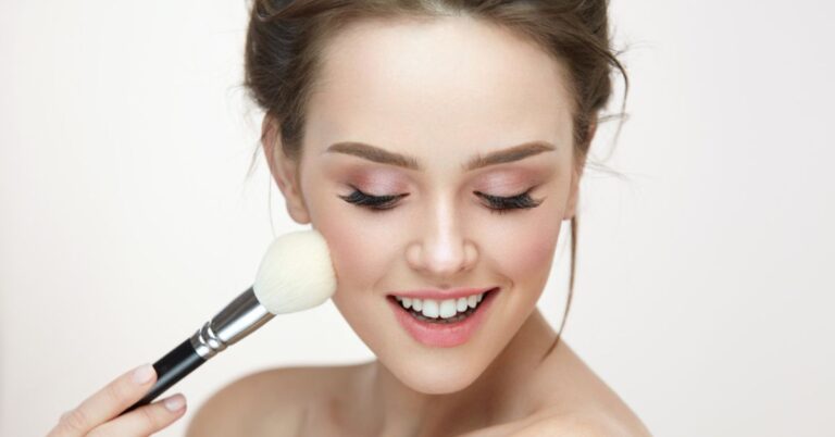 How to Choose The Best Face Powder in Pakistan For Dry Skin?