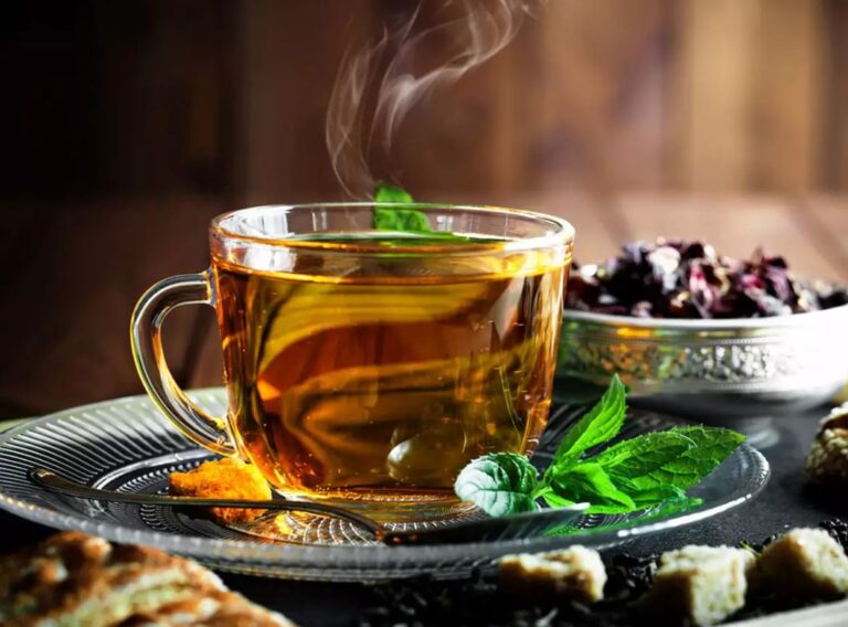 Buy Darjeeling Black Leaf Tea Online at best Price | Free Delivery with Gift Price