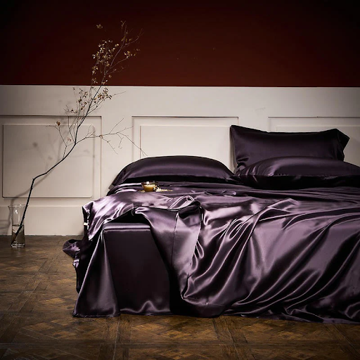 What Benefits Can Mulberry Silk Bed Sheets Offer to Women Going Through Menopause